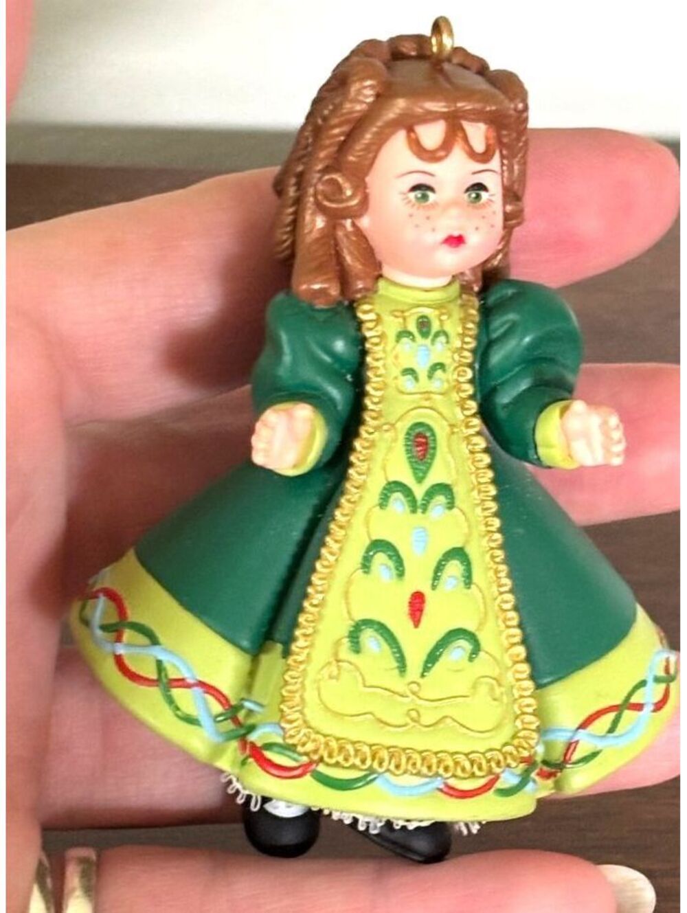 2005 Hallmark Madame Alexander Sweet Irish Dancer Ornament #10 QX2055 Box